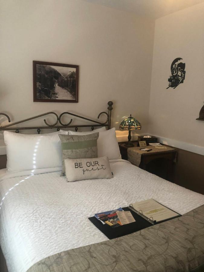 The Bent Elbow Hotel Silverton Ngoại thất bức ảnh